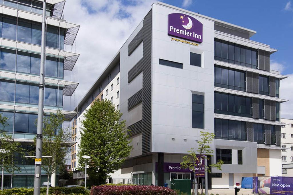Premier Inn London Ealing 브렌트퍼드 외부 사진