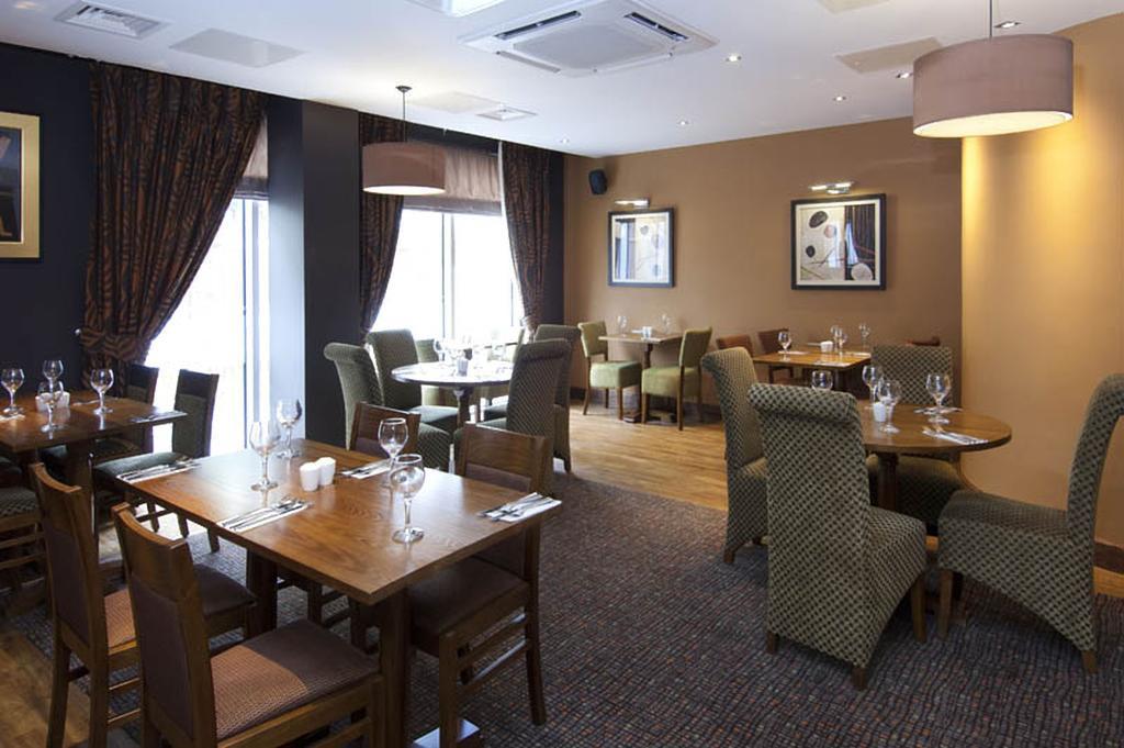 Premier Inn London Ealing 브렌트퍼드 외부 사진