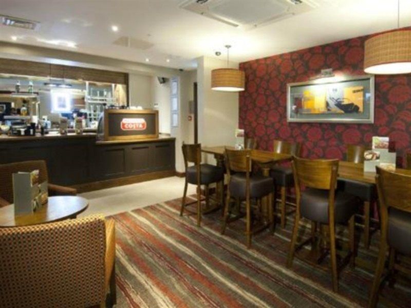Premier Inn London Ealing 브렌트퍼드 외부 사진