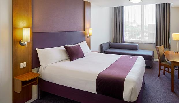 Premier Inn London Ealing 브렌트퍼드 외부 사진